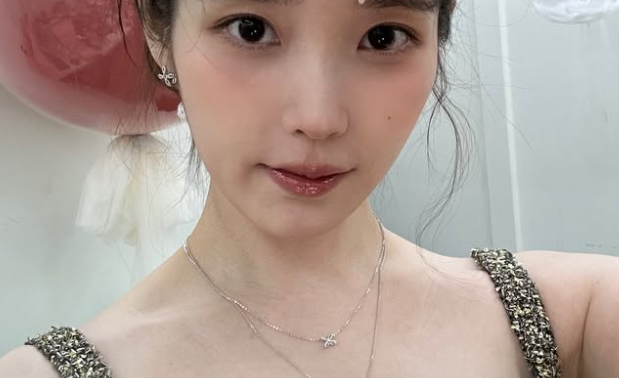 IU、イ・ジョンソクと破局後にチャン・ギハの曲を？SNSの選曲が波紋を呼ぶ