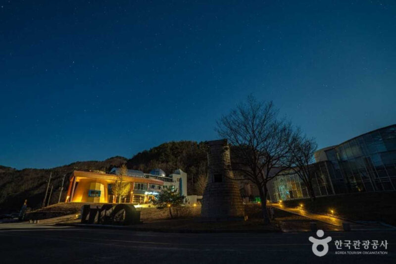 「オーロラも国内で見られる？」夏の夜だけ現れる、韓国の神秘的な絶景スポット4選