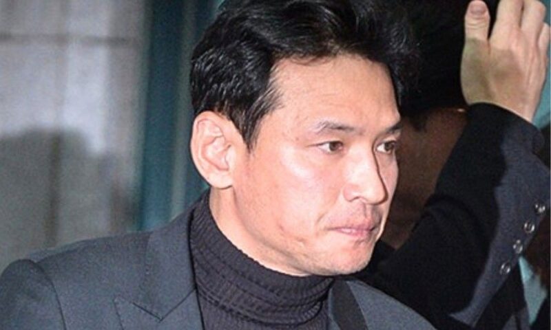 '人が1人死ぬかもしれない'…ファン・ジョンミン『ストーキング騒動』に20年来のファンが残した訴えの書き込み