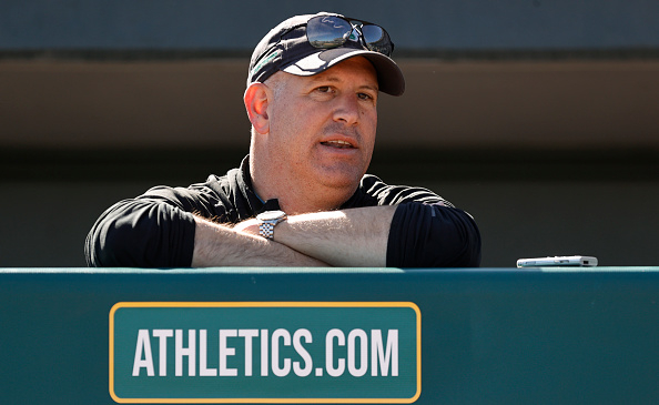 MLBアスレチックス、26年間支えたデビッド・フォストGMと決別
