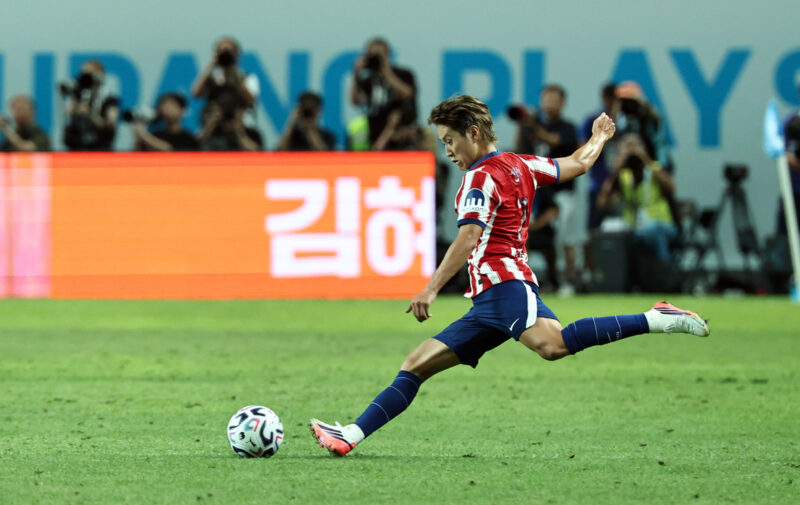 笑顔の裏で反省…イ・ガンイン、韓国サッカーの現状に「選手たちが最善を尽くす。良い面も見てほしい」
