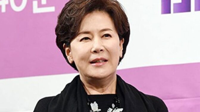 「73歳でこの美貌」パク・ジョンス、精神科医に明かした意外な悩みとは？「ついカッとなってしまう性格」