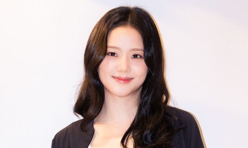 「憶測は控えて」BLACKPINKジス、10周年ファンミでの涙に長文で心境告白