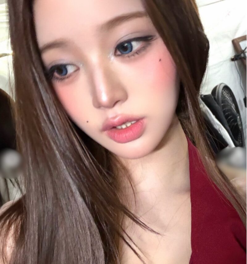 G-DRAGONも「いいね」…チャン・ウォニョン、ハンバーガー抱えて「お腹すいた」衝撃の食べっぷり