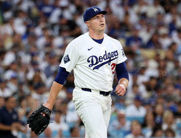 ドジャース本拠地デビューのスクーバル、5回3失点6奪三振と奮闘！打線の援護でチームは劇的逆転勝利