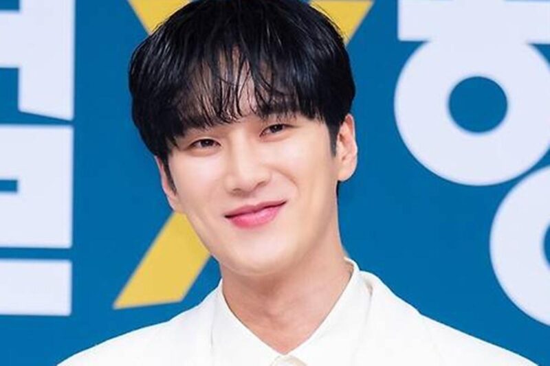 俳優アン・ボヒョン、サプライズ発表…「来る12月に♥」