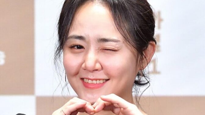 「新婚」ムン・グニョン、重なる慶事に喜び…「来る10月に」