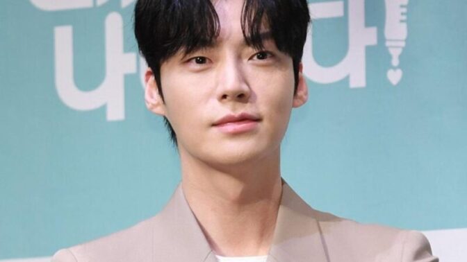 「離婚」アン・ジェヒョン、またも意味深な投稿…予測不能な行動に注目