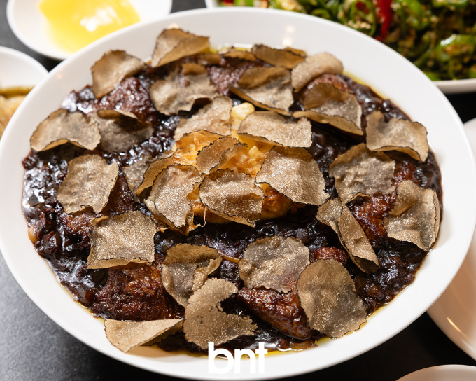 アーティストが愛する美食バイブル① 俳優パク・ソンウンが通う狎鴎亭の中華料理店「MUTAN」…伝統の深みと現代的な感性を味わう