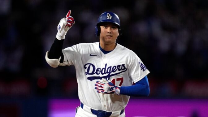 大谷翔平の投手復帰ロードマップ、ロバーツ監督が明かす「マイナー経由せずメジャーで1イニングずつ」