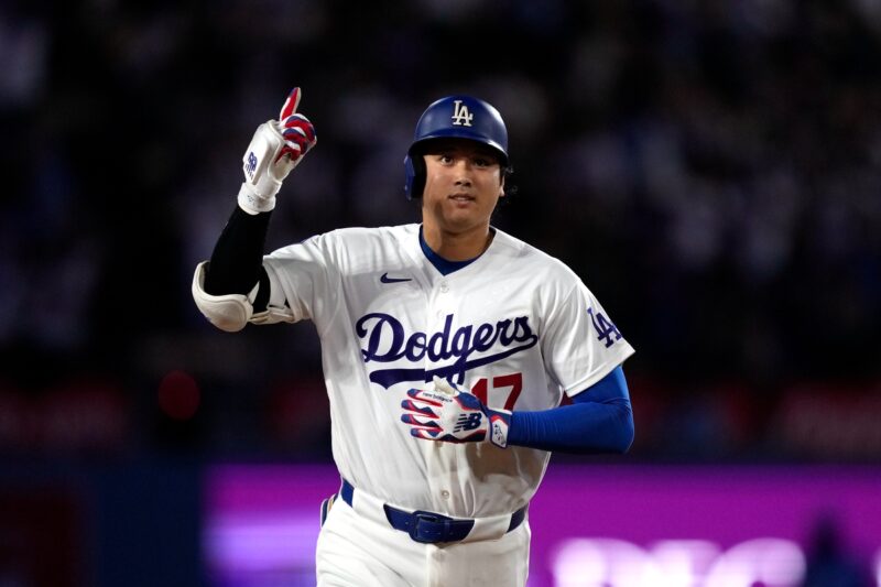 大谷翔平の投手復帰ロードマップ、ロバーツ監督が明かす「マイナー経由せずメジャーで1イニングずつ」