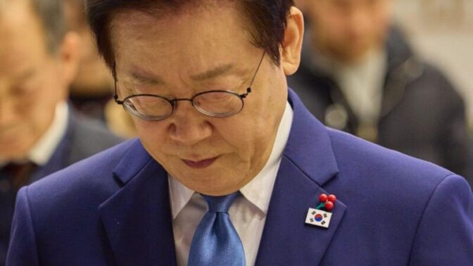 イ氏、急落事態…就任後「初」
