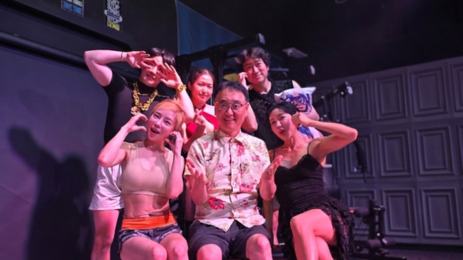 クォン・ヨンチャン教授、「あなたが奇跡の主人公」と題し講演…大学路「怪しいPTショップ」劇団員に向けて