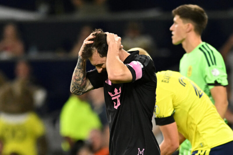 「サッカーの神様」にも唯一の弱点？メッシ、まさかのPK3連続失敗で12年ぶりの不名誉記録…父逝去後の初先発でチームも大敗