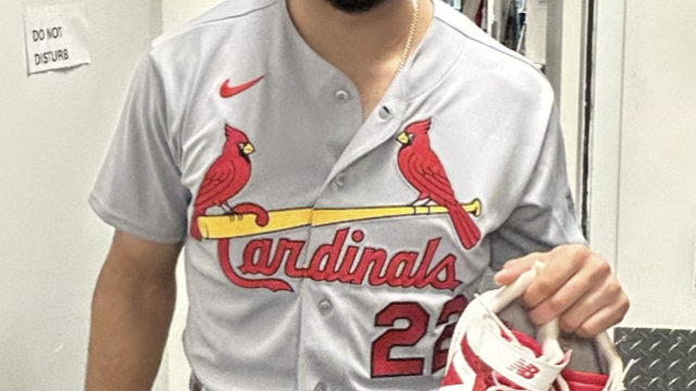 MLBデビュー戦で3打席連続本塁打！歴史的快挙のバエス、実はスパイクからベルトまで全て「借り物」だった