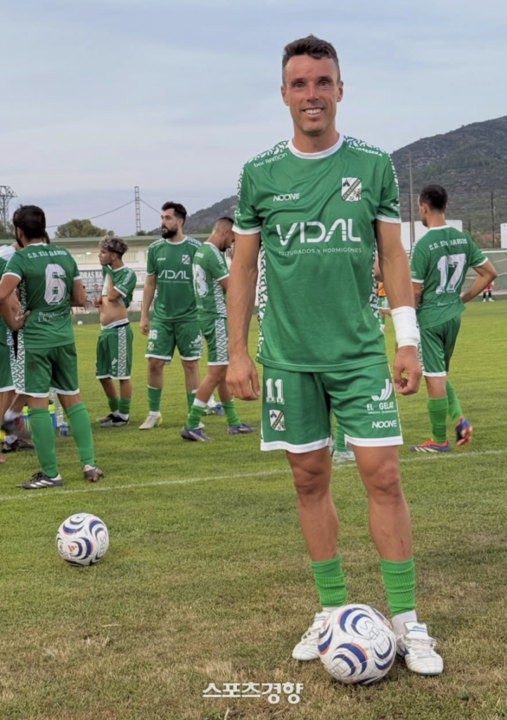 テニス界のトップスターが電撃転身！元世界9位バウティスタ・アグートがプロサッカー選手として鮮烈デビュー