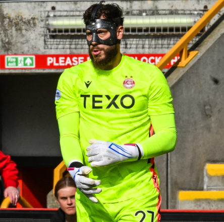 「何を見たんだ？」GKミュラーの衝撃ラボーナに観客も監督も凍りつく