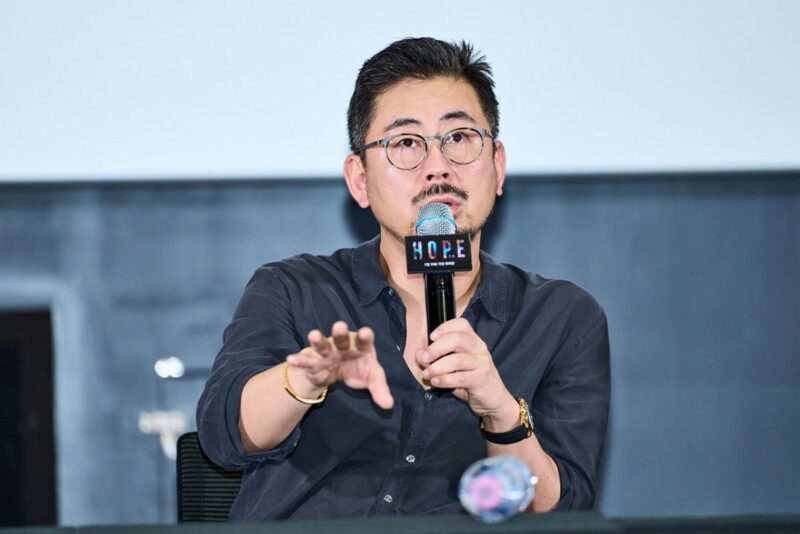 ファン・ジョンミン、「私生活騒動」もどこ吹く風…『ホープ』公演に支障なし