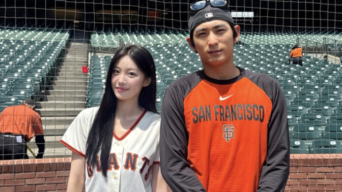 『脱出おひとり島5』イ・ジュヨン、李政厚（イ・ジョンフ）との2ショット公開…米野球場でキャッチ