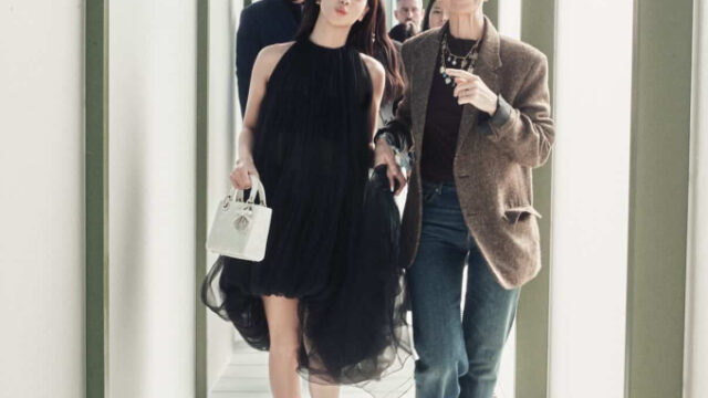 BLACKPINKジス、パリの「母」ディオール幹部マチルド・ファヴィエ氏を追悼