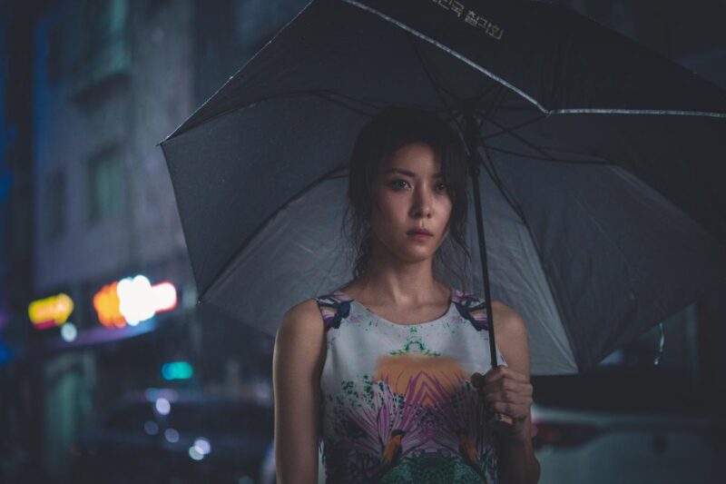 ハ・ジウォン、意外な組み合わせ…「♥野球選手」とのツーショット公開（映画『雨光』）