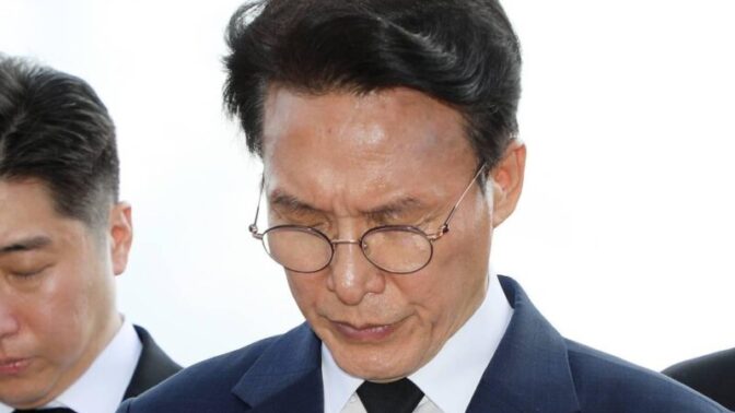 キム・ミンソク、当選翌日に…「涙」が溢れ出す