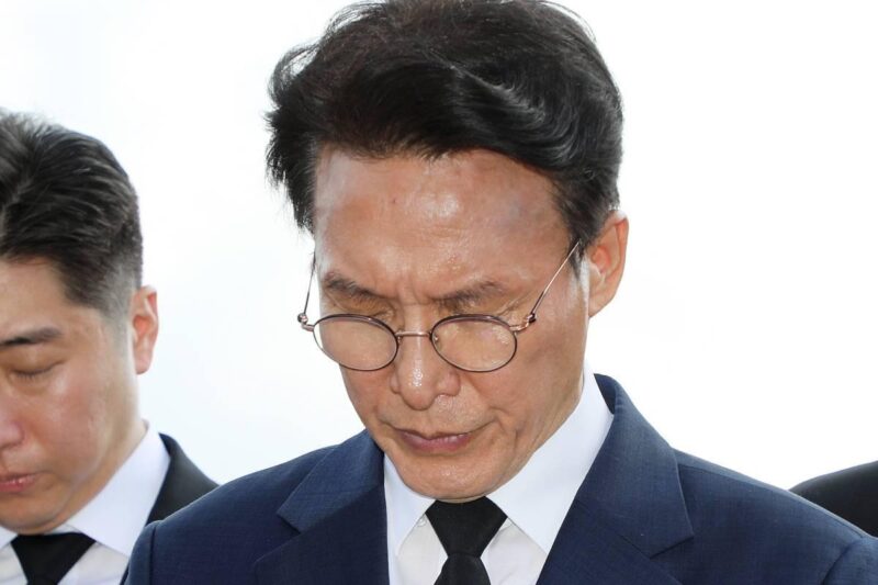 キム・ミンソク、当選翌日に…「涙」が溢れ出す