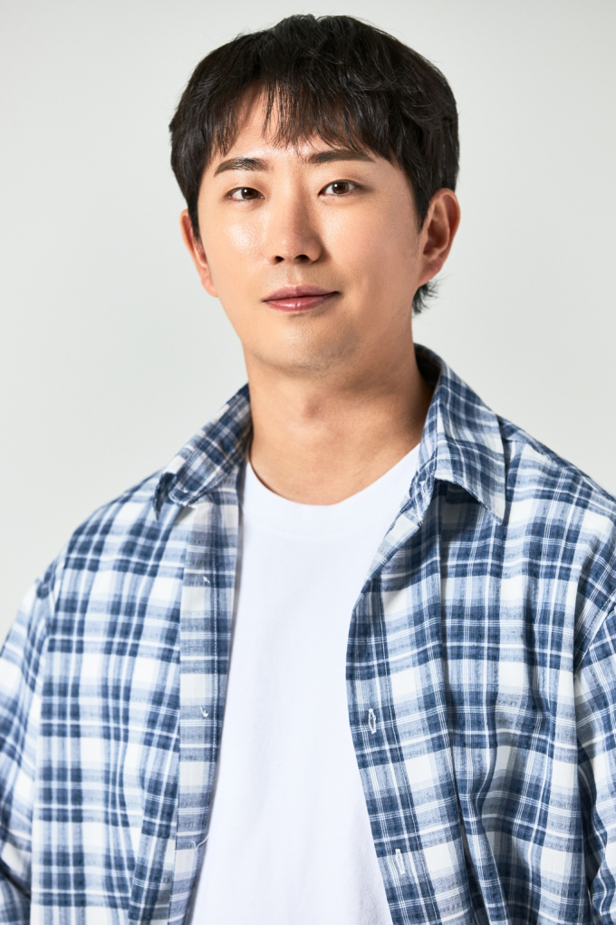 「ミュージカル初挑戦」イ・チャンホ、『アナと雪の女王』オラフ役で初日公演を成功裏に終了