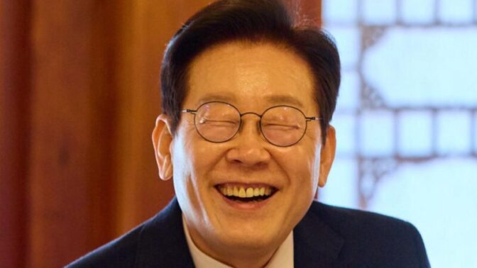 イ氏、国民の支持を獲得か…「反転の気流」