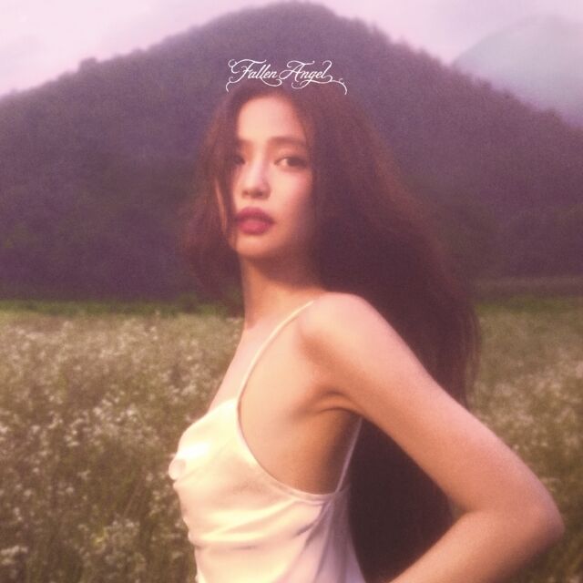 BLACKPINK ジェニー、8月28日に電撃カムバック！ニューデジタルEP『Fallen Angel』に込めた真摯な想いと神秘的なビジュアルを公開