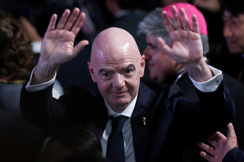 「平和的に去るか、引きずり出されるか」FIFAインファンティーノ会長の退陣を巡る熾烈な争いが勃発