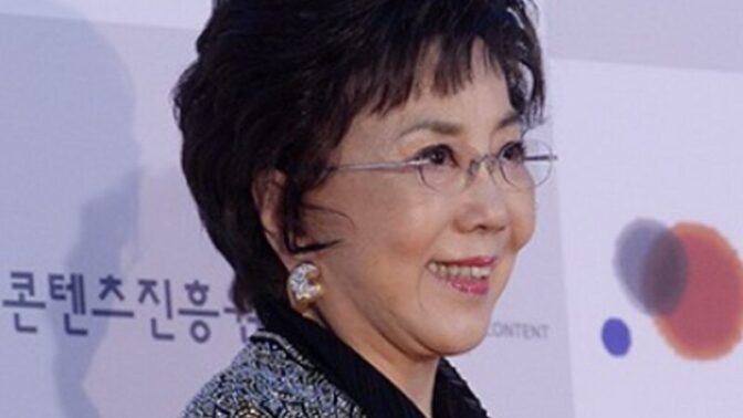女優サミジャ、サムスン家との特別な縁を語る…イ・ジェヨン会長の少年時代を回想「母のような気持ち」