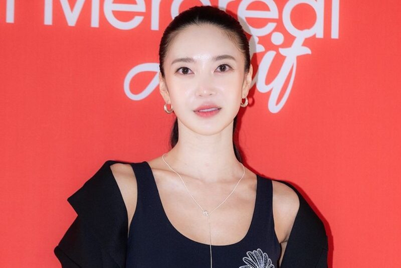 「妊娠したのかと思った」女優キム・ユンジ、ぽっこりお腹からわずか1週間で4kg減量！驚異のダイエット成功で美しい“11字腹筋”を公開