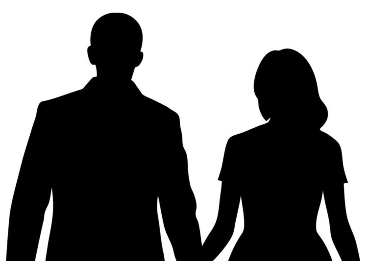 「公開恋愛」お笑い芸人♥女優が結婚発表！祝福の声が殺到