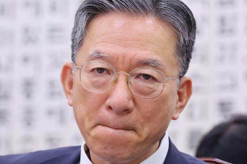 イ氏、ついに「辞表」受理…公式の立場を表明