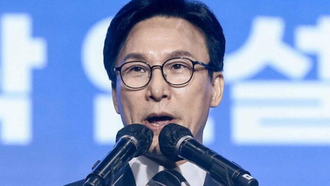 国政支持率が下落…金民錫（キム・ミンソク）氏、突然の「感謝」発言に波紋