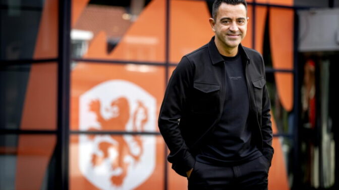 「オランダはサッカーの大学」シャビ新監督が就任会見で明かした哲学と野心