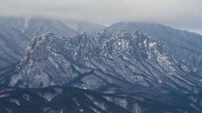 「済州島を抜いた」観光客324%急増の江原道スポットとは