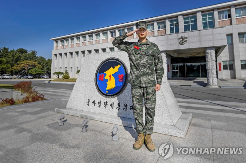 SHINeeミンホ、国防部遺骨発掘鑑識団の広報大使に就任
