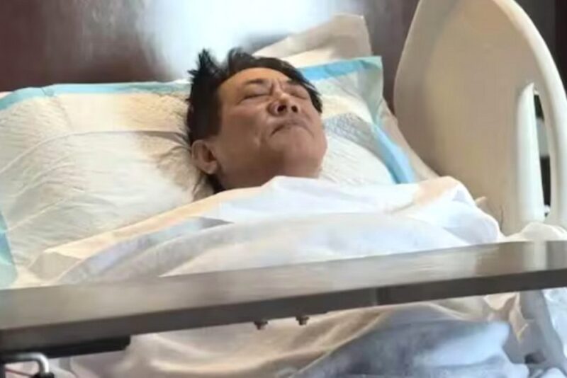 「63歳」ジェット・リー、死亡説から1年…ふさふさ黒髪＆セルフレーム眼鏡で別人級の変貌