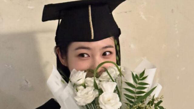 女優シン・イェウン、入学から10年で成均館大学を遂に卒業！「アンモナイトの卒業」と自虐を交え笑顔で報告