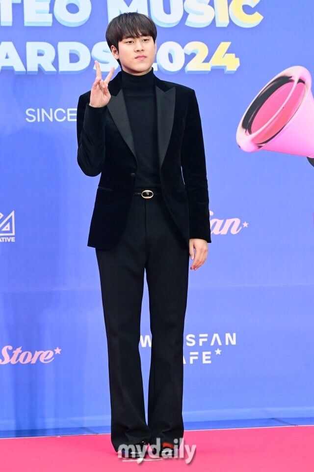 '차가원 품 떠난' 이무진, 새 레이블 물음표서 새 출발