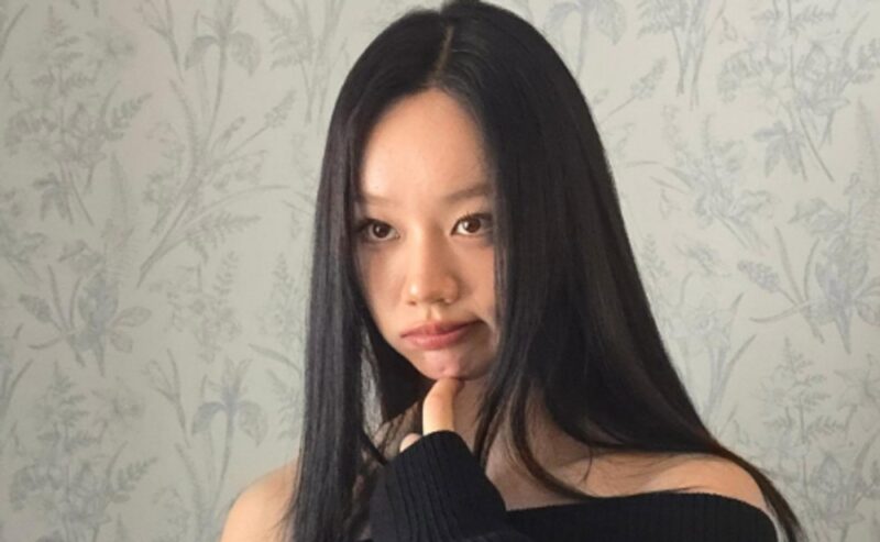 「お腹の肉」騒動を堂々克服！ヘリ、再び見せた「大胆なウエスト見せ」でキュートなダンスを披露