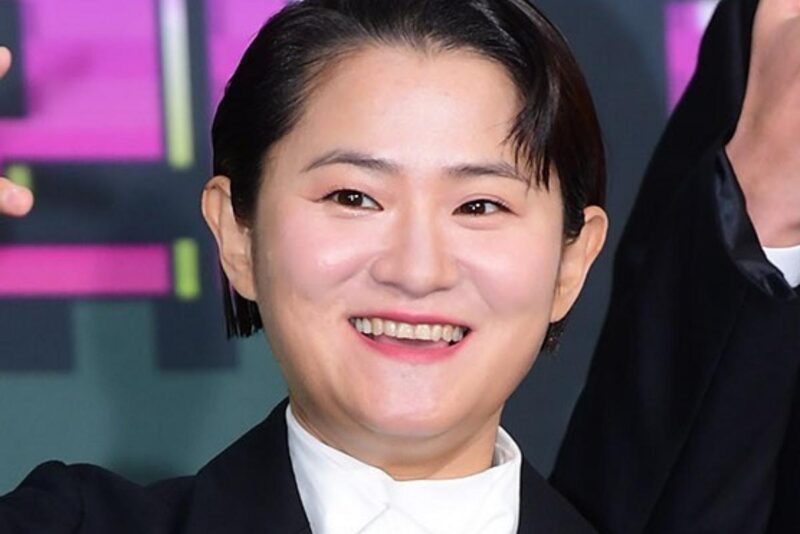 キム・シニョン、14年間の歴史に幕…「最後の発表」にファン衝撃