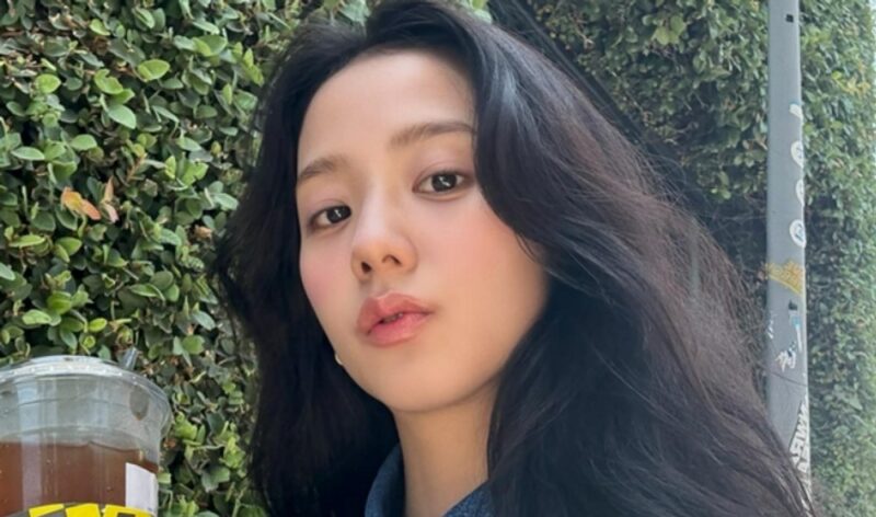 BLACKPINKジス、大失敗した“映え写真”に「何がそんなに悪かったの？」と悔しさ炸裂！10周年ファンミ直前のゲリラ告知への謝罪も