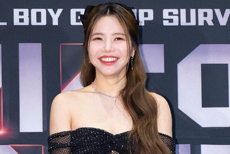 마마무 솔라, 美서 모르는 남자에 봉변…”의자 맞아 다리엔 멍” 