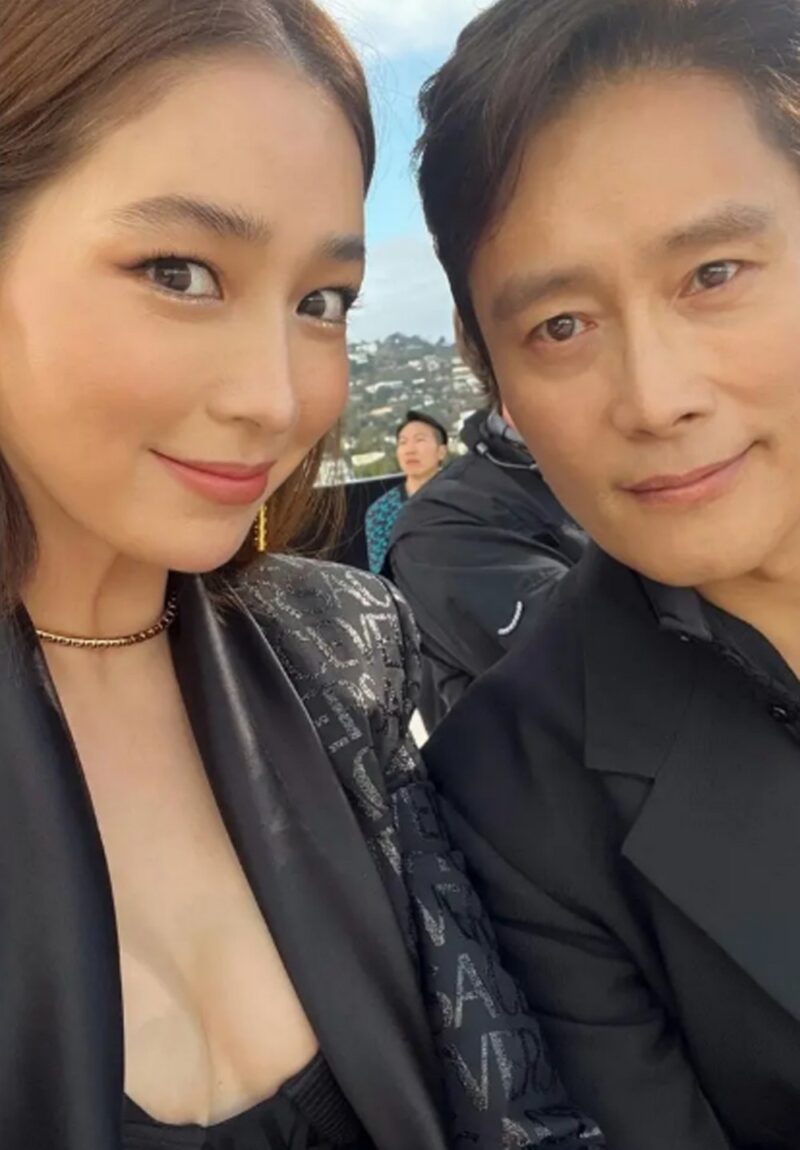 ‘결혼 14년 차’ 이병헌♥이민정, 공식석상서 팔짱 끼고 ‘초밀착’ 스킨십