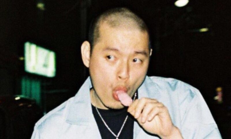 ラッパーE SENS、クラブでの強制わいせつ容疑を全面否認　被害者との法廷対決へ
