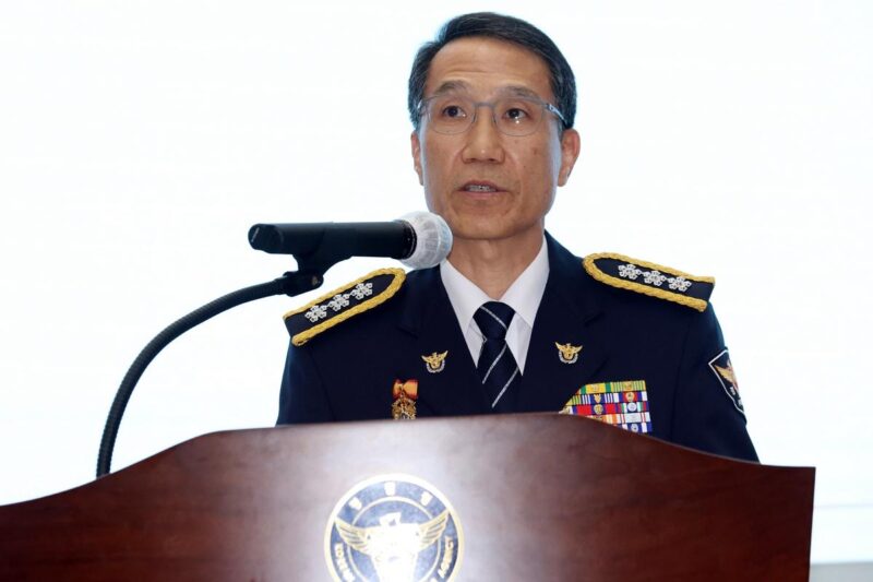イ氏の側近がまた離脱…突然のニュースに衝撃