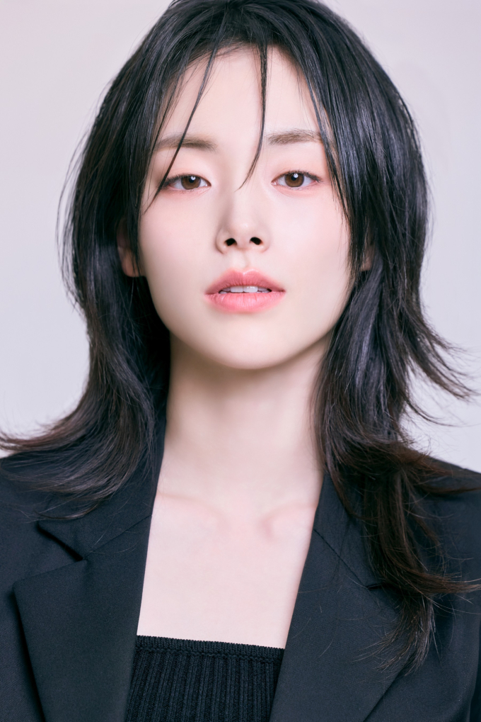クォン・ヒソン、清純かつシックな新プロフィール写真を公開